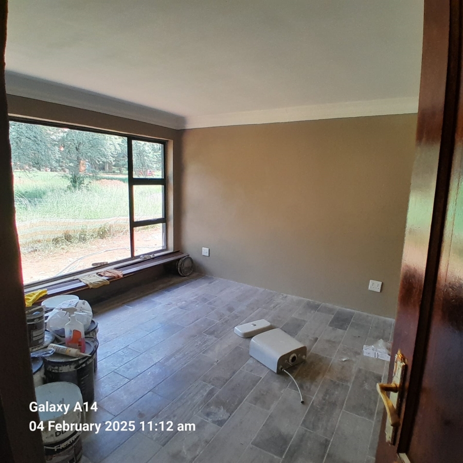 5 Bedroom Property for Sale in Buffelspoort Eco Estate North West